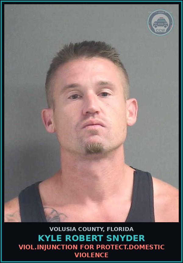 Booking mugshot of KYLE ROBERT SNYDER in Volusia County