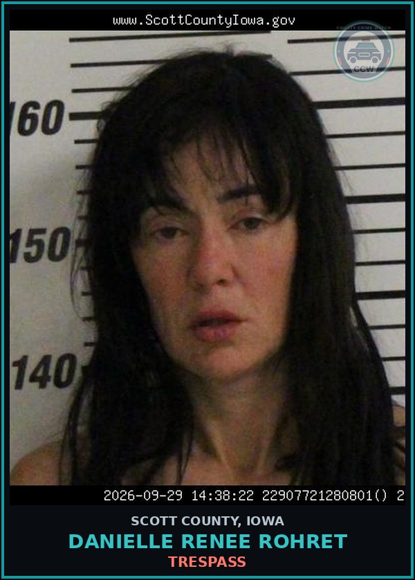 Booking mugshot of Danielle Renee Rohret in Scott County