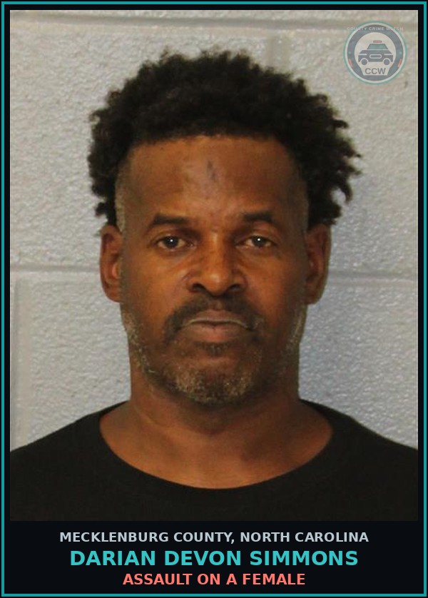 Booking mugshot of DARIAN DEVON SIMMONS in Mecklenburg County