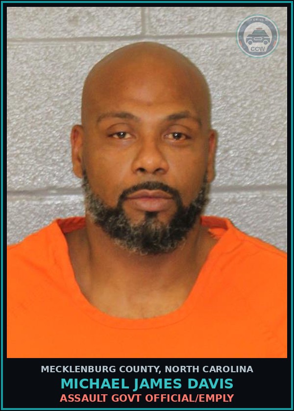 Booking mugshot of MICHAEL JAMES DAVIS in Mecklenburg County