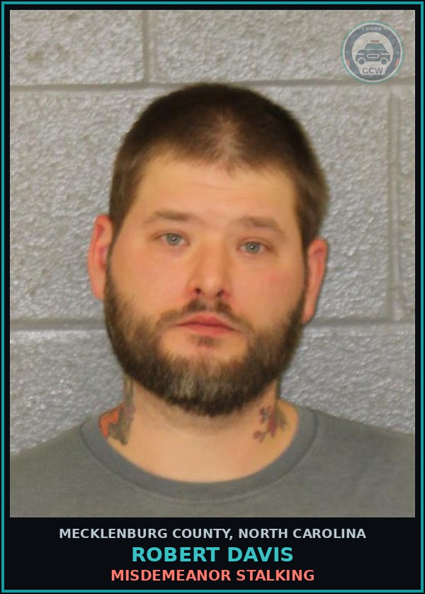 Booking mugshot of ROBERT DAVIS in Mecklenburg County