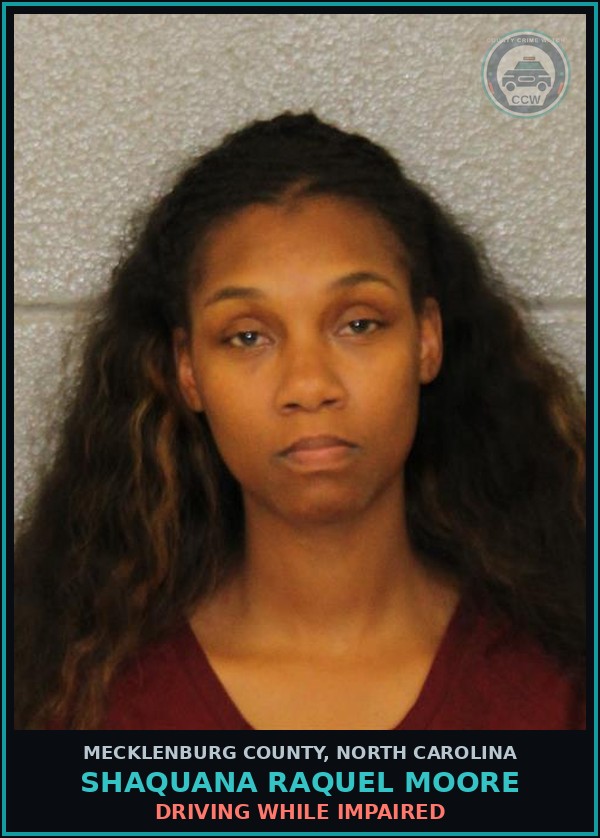Booking mugshot of SHAQUANA RAQUEL MOORE in Mecklenburg County