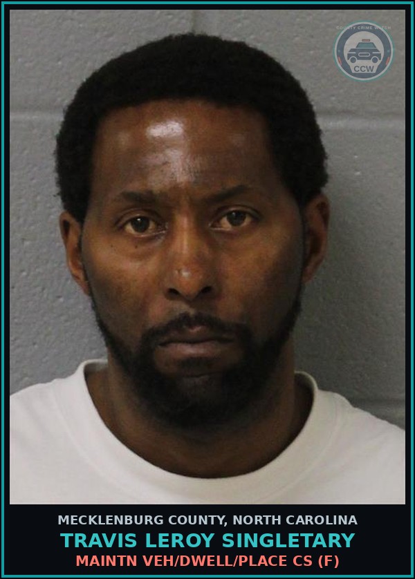 Booking mugshot of TRAVIS LEROY SINGLETARY in Mecklenburg County