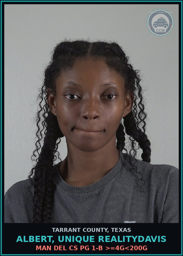 Booking mugshot of Albert, Unique Realitydavis in Tarrant County