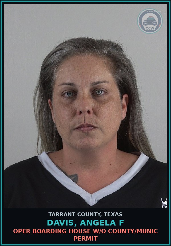 Booking mugshot of Davis, Angela F in Tarrant County