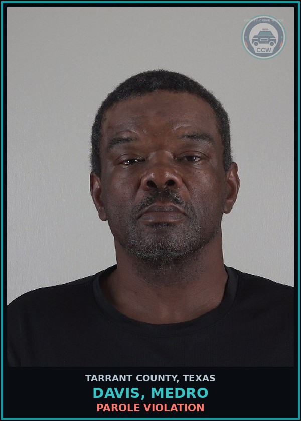 Booking mugshot of Davis, Medro in Tarrant County
