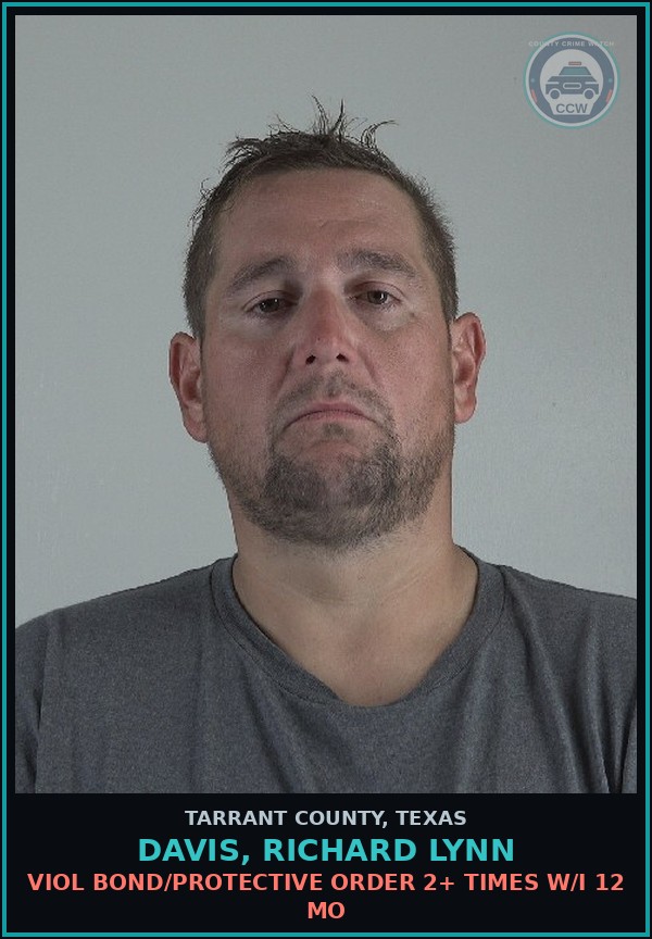 Booking mugshot of Davis, Richard Lynn in Tarrant County
