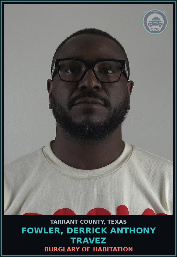 Booking mugshot of Fowler, Derrick Anthony Travez in Tarrant County