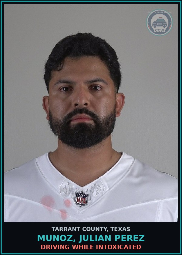 Booking mugshot of Munoz, Julian Perez in Tarrant County